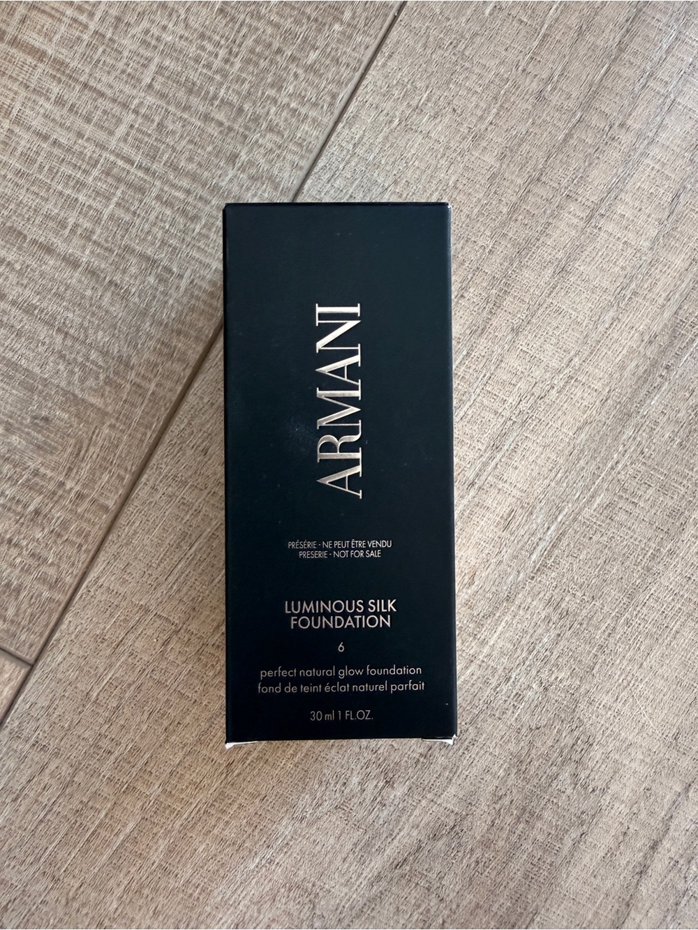 Giorgio Armani Luminous Silk Foundation shade 6